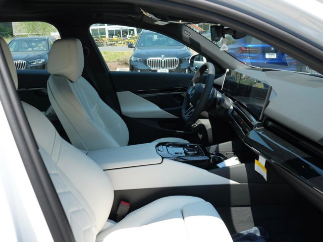 2026 BMW 5 Series 530i - Photo 38