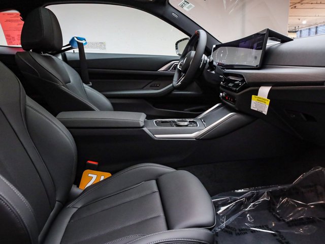 2026 BMW 4 Series M440i - Photo 56