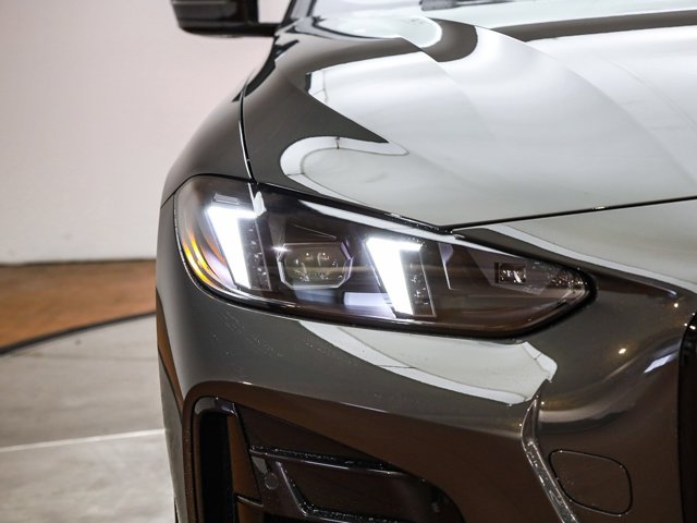 2026 BMW 4 Series M440i - Photo 37