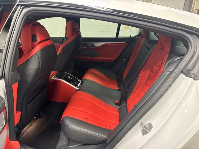 2026 BMW 8 Series M850i - Photo 37