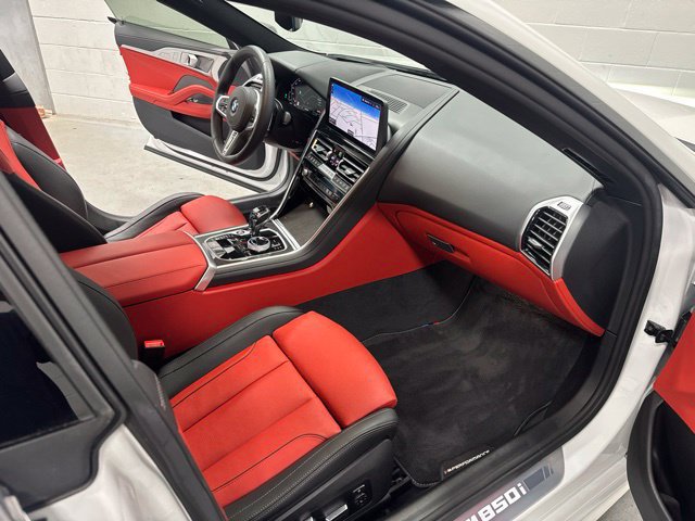 2026 BMW 8 Series M850i - Photo 39