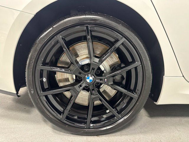 2026 BMW 8 Series M850i - Photo 40