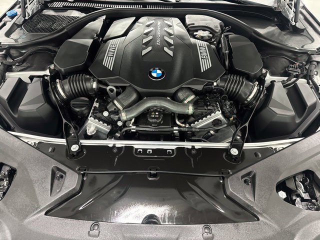 2026 BMW 8 Series M850i - Photo 42