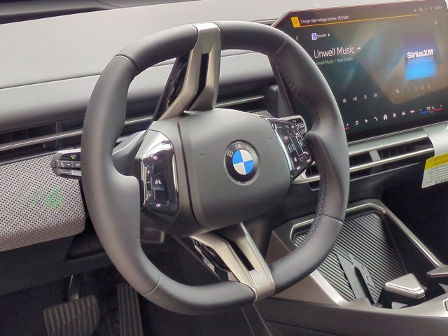 New 2027 Space Silver Metallic BMW 50 xDrive image 22