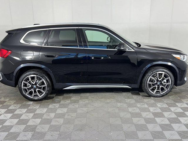 New 2026 Jet Black BMW xDrive28i image 2