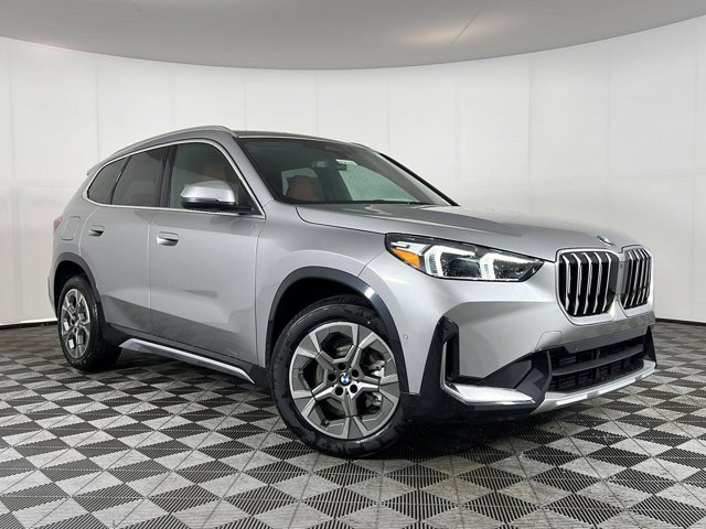 New 2026 Space Silver Metallic BMW xDrive28i image 14