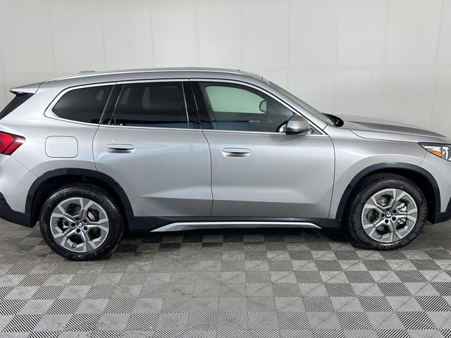New 2026 Space Silver Metallic BMW xDrive28i image 15