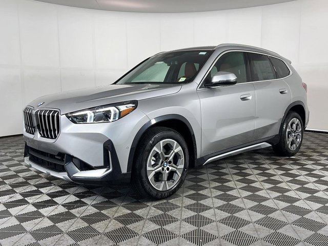 New 2026 Space Silver Metallic BMW xDrive28i image 17
