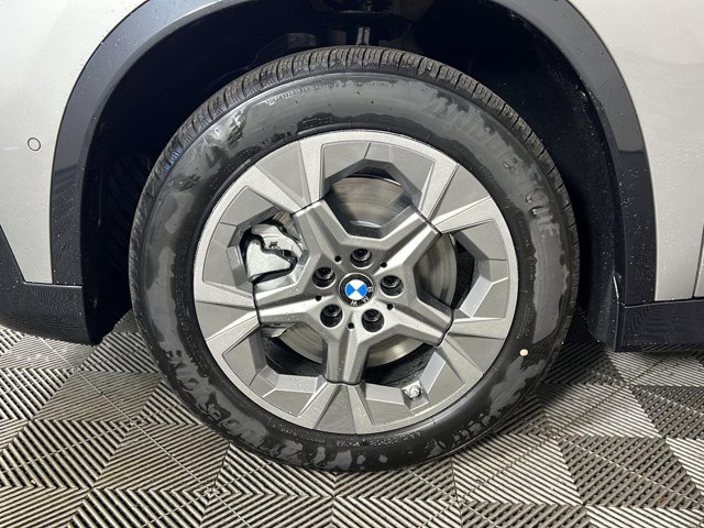 New 2026 Space Silver Metallic BMW xDrive28i image 19