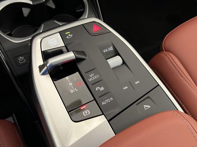 New 2026 Space Silver Metallic BMW xDrive28i image 25