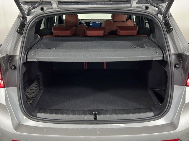 New 2026 Space Silver Metallic BMW xDrive28i image 26