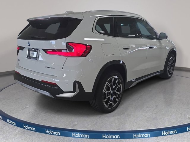 New 2026 Alpine White BMW xDrive28i image 4