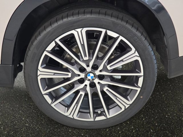 New 2026 Dune Grey Metallic BMW xDrive28i image 17