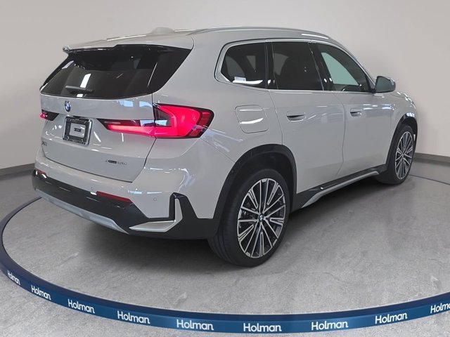 New 2026 Dune Grey Metallic BMW xDrive28i image 4