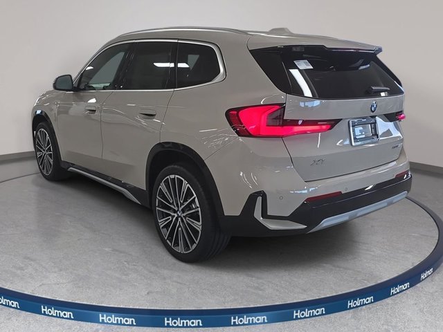 New 2026 Dune Grey Metallic BMW xDrive28i image 6
