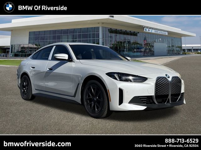 2025 BMW i4 40's photo