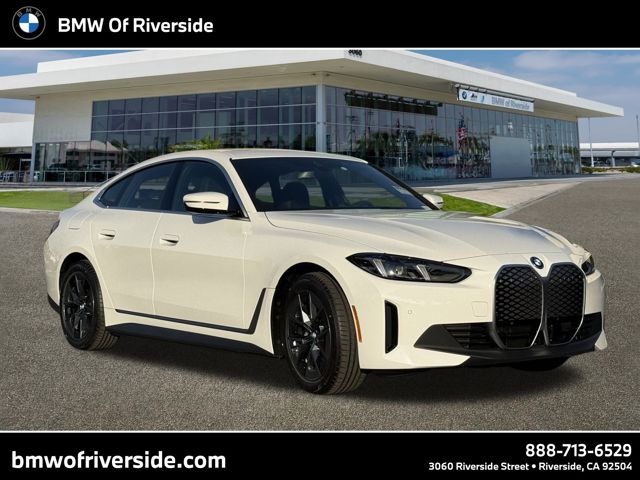 2025 BMW i4 40's photo