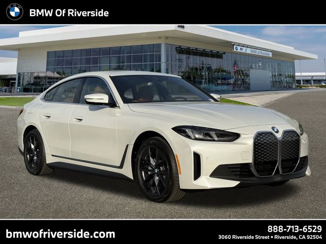 2025 BMW i4 40's photo