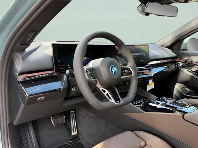 New 2027 Green BMW eDrive40 image 11