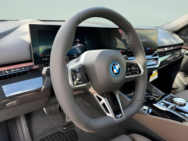 New 2027 Green BMW eDrive40 image 15