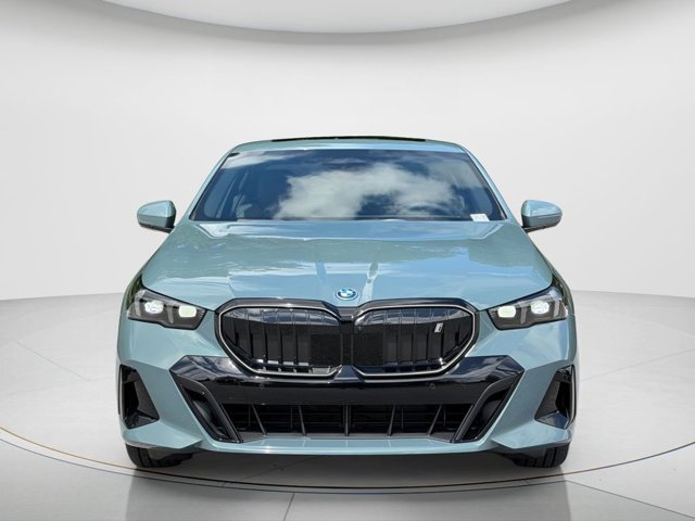 New 2027 Green BMW eDrive40 image 2