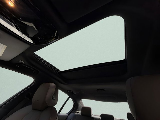 New 2027 Green BMW eDrive40 image 22