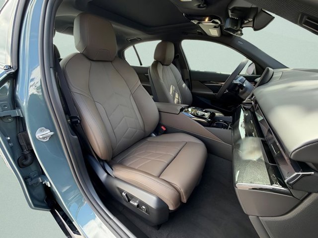 New 2027 Green BMW eDrive40 image 25