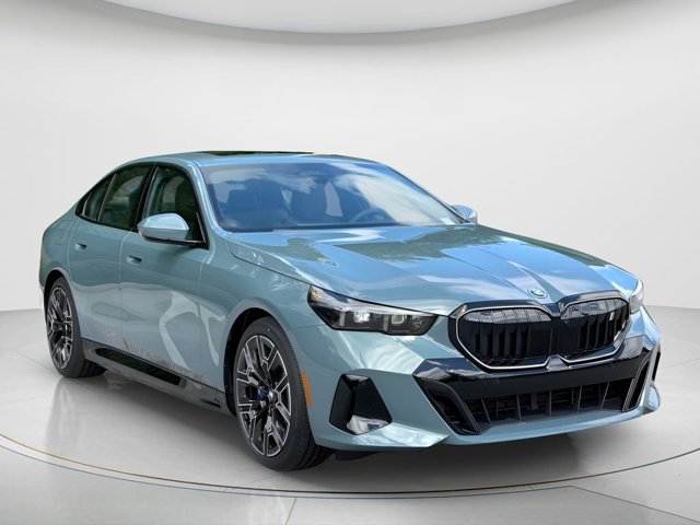 New 2027 Green BMW eDrive40 image 3